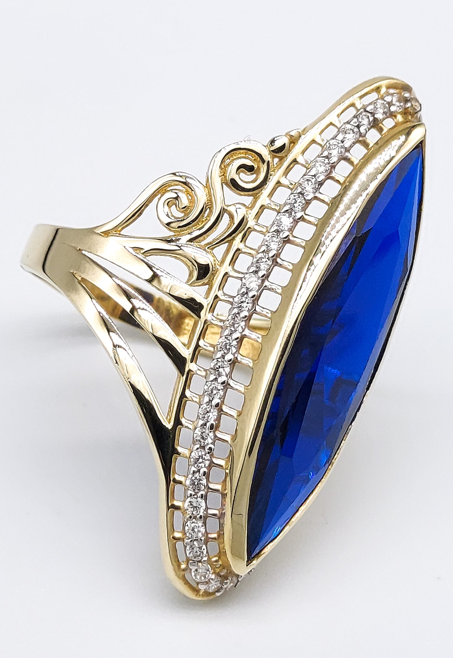 Artic Ice - Blue Sapphire Navette (Marquise) cut 14K Gold Ring