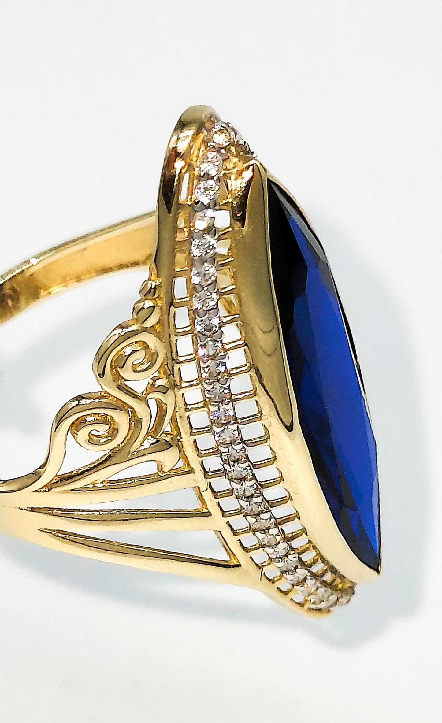 Artic Ice - Blue Sapphire Navette (Marquise) cut 14K Gold Ring