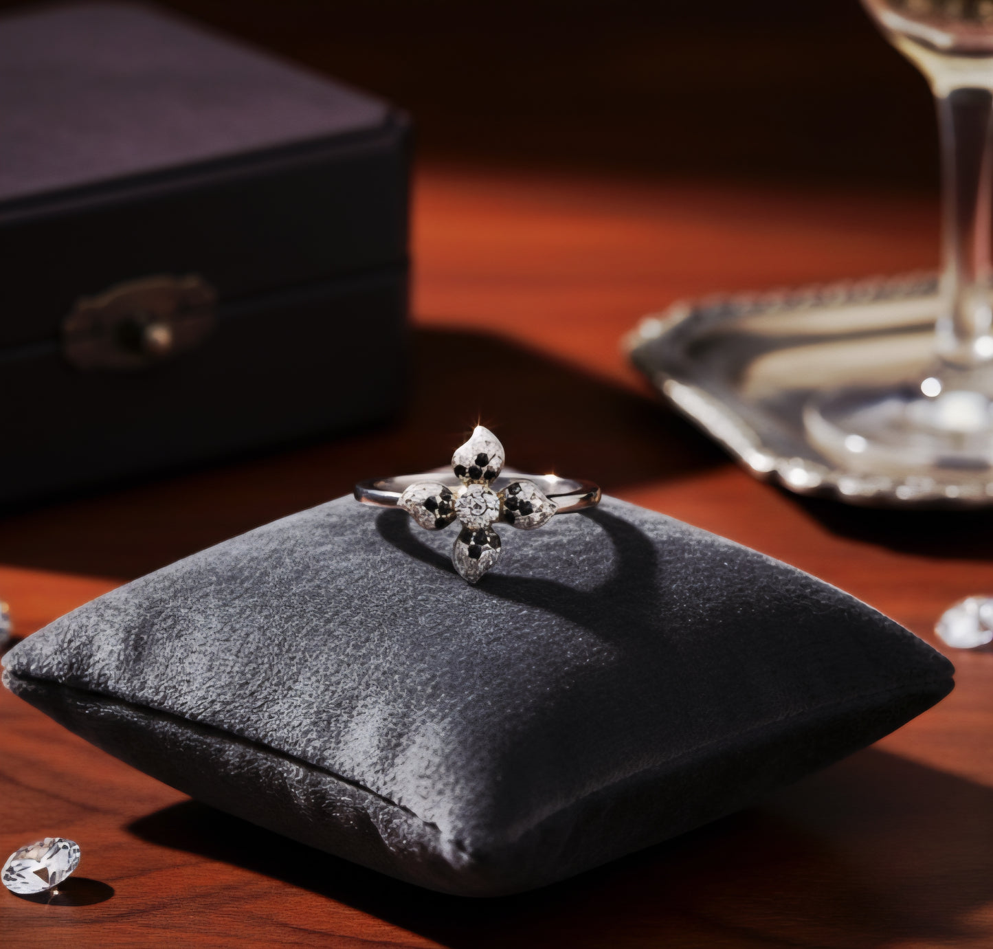 "Midnight Bloom Radiance Ring" – Dual-Tone Starflower in 925 Silver