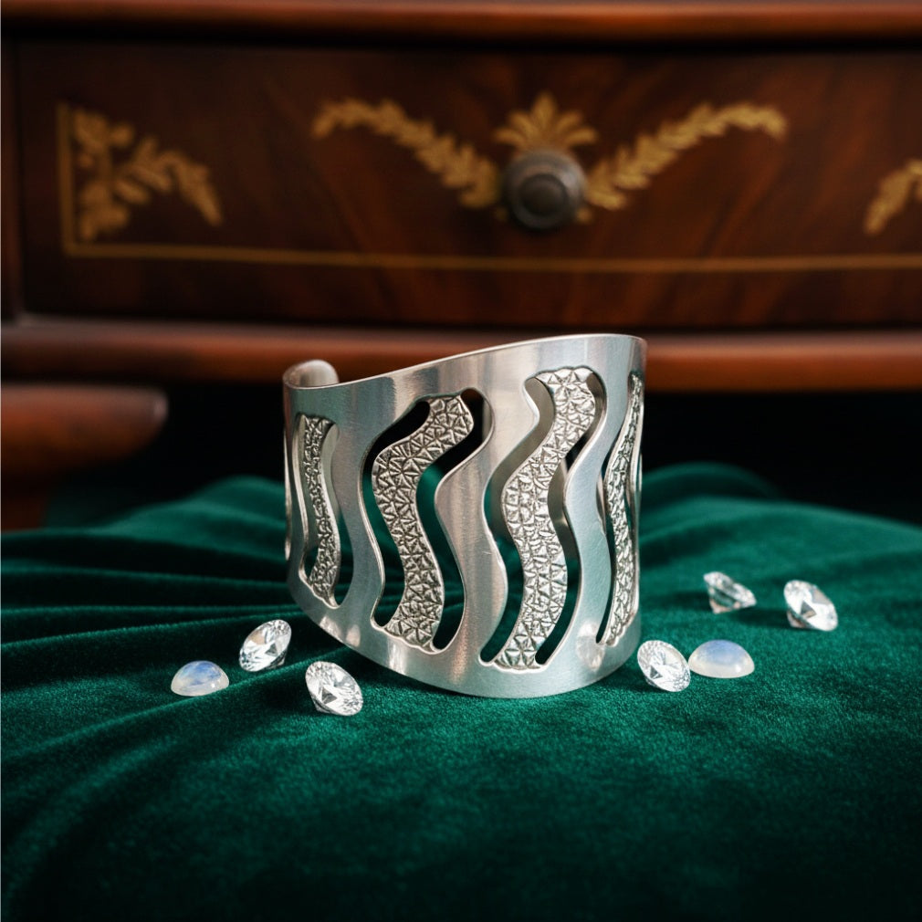 Waves of Power Ring  925 Silver