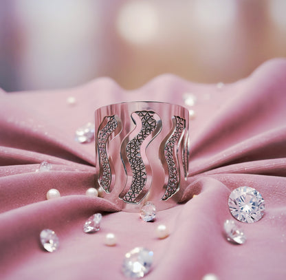 Waves of Power Ring  925 Silver