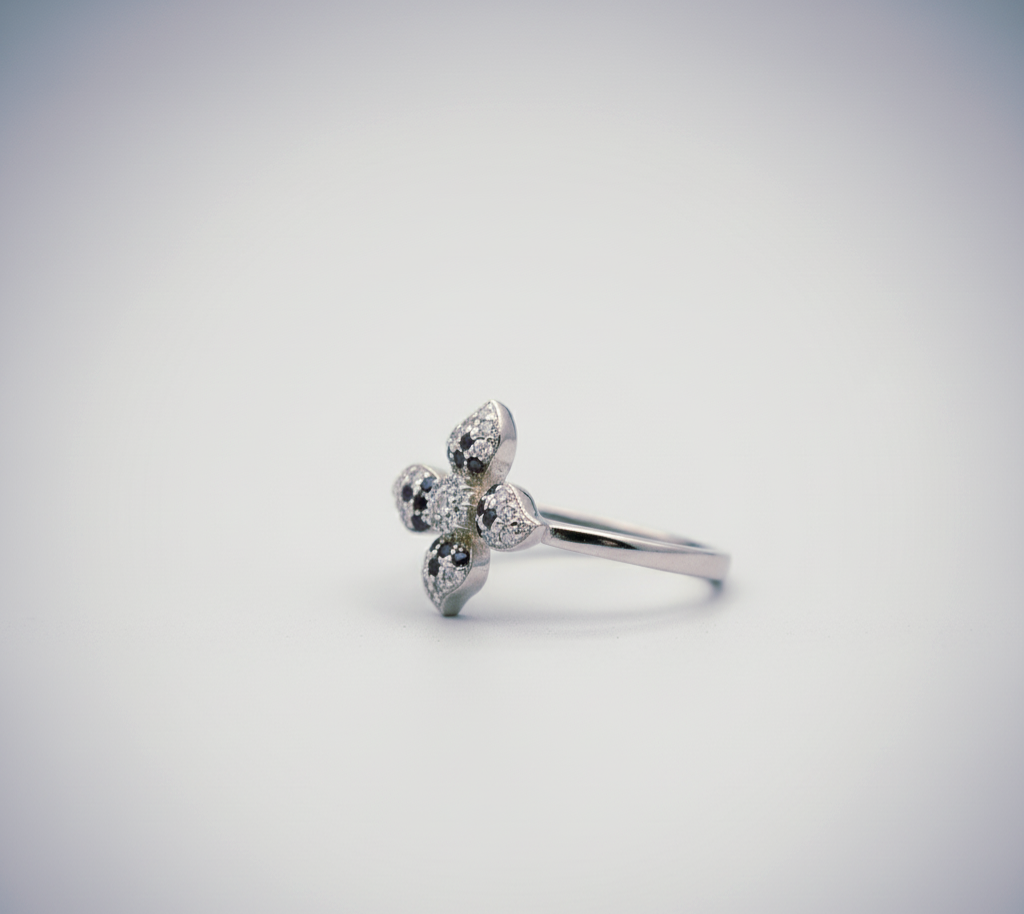 "Midnight Bloom Radiance Ring" – Dual-Tone Starflower in 925 Silver