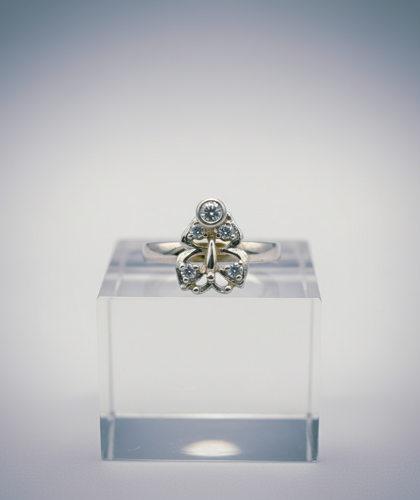 "Celestial Petal Stone"-Burst Ring – Sculpted 925 Silver
