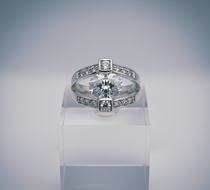 “Eternal Brilliance Ring" – 925 Silver Split-Band Power Solitaire