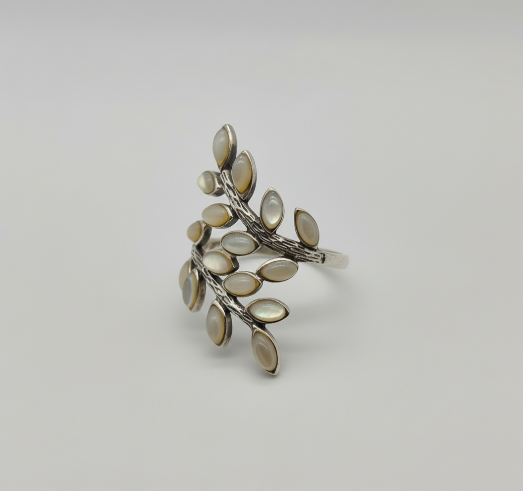 Mother-of-Pearl Olive Leaf Ring – 925 Sterling Silver Nature Wrap