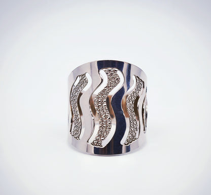Waves of Power Ring  925 Silver